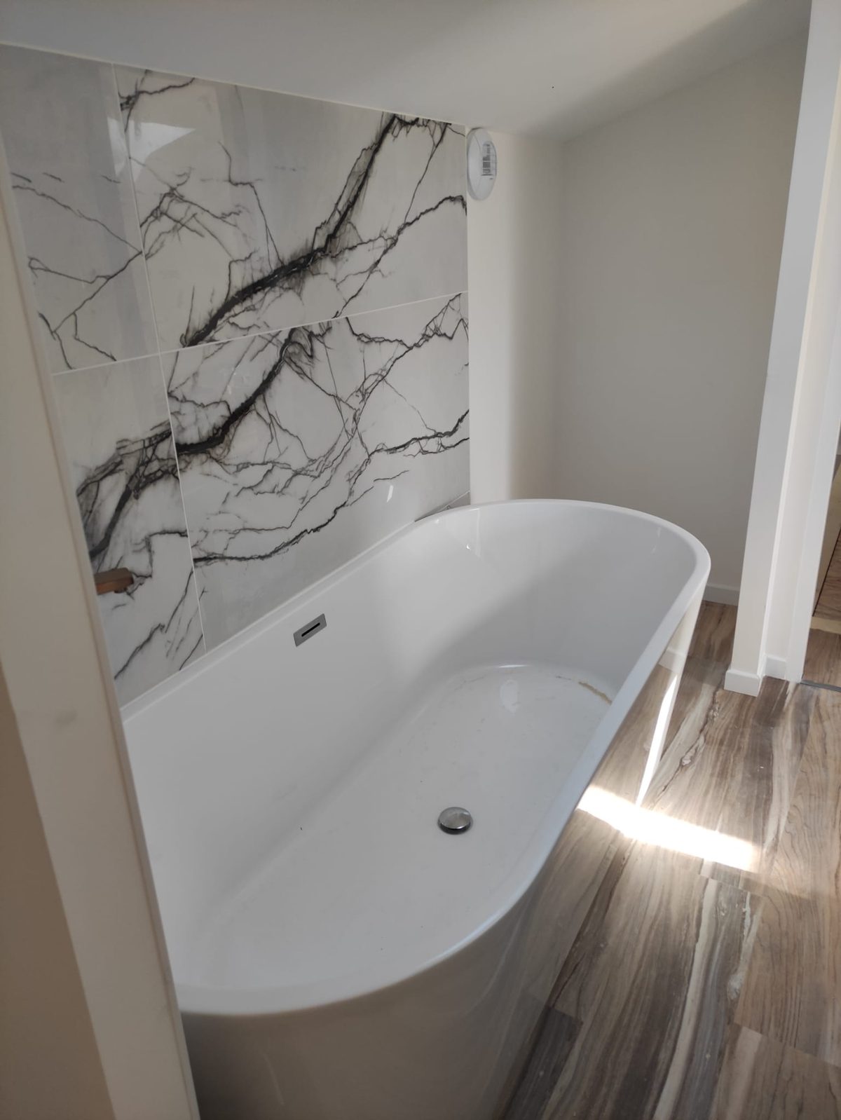 Christophe, carreleur BC Carré en intervention