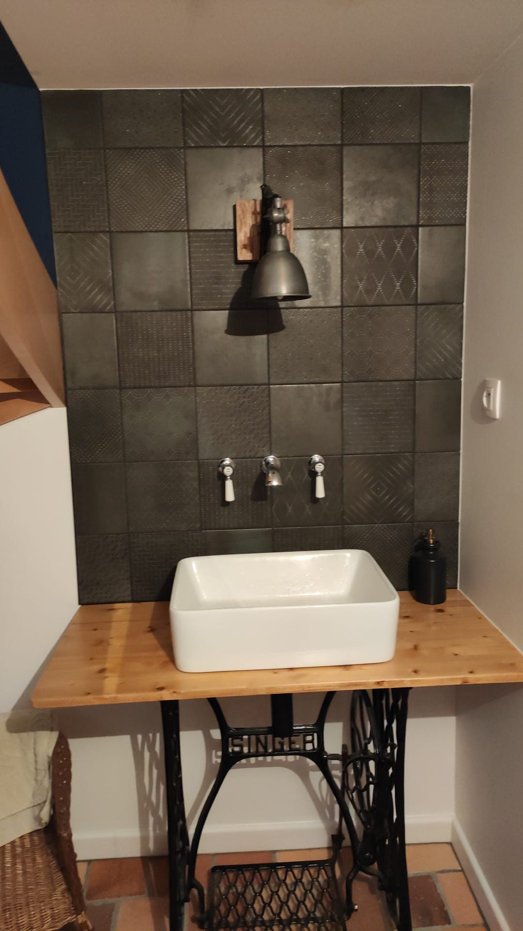 Crédence lavabo vintage — BC Carré, carreleur à Saint-Philbert-de-Grand-Lieu